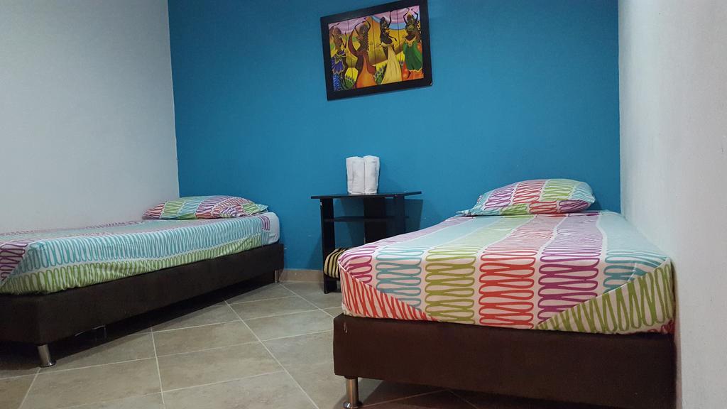 Hostal El Hangar Rionegro Dış mekan fotoğraf